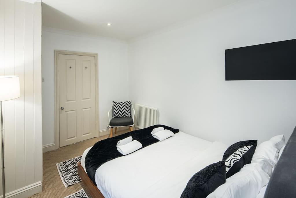 Appartamento Superb Retreat Central Next Tube Londra Esterno foto