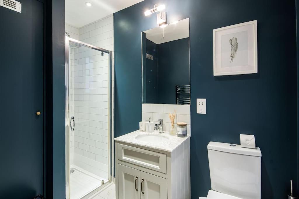 Appartamento Superb Retreat Central Next Tube Londra Esterno foto