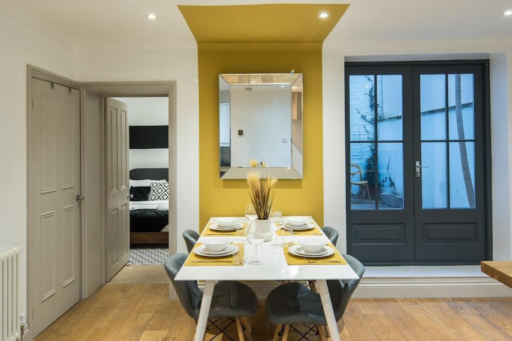 Appartamento Superb Retreat Central Next Tube Londra Esterno foto
