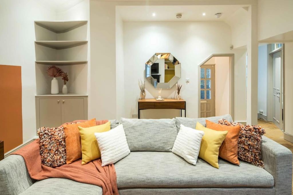 Appartamento Superb Retreat Central Next Tube Londra Esterno foto