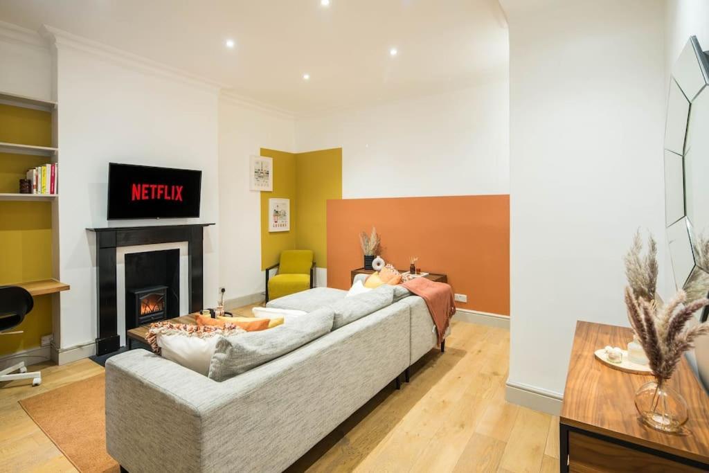 Appartamento Superb Retreat Central Next Tube Londra Esterno foto