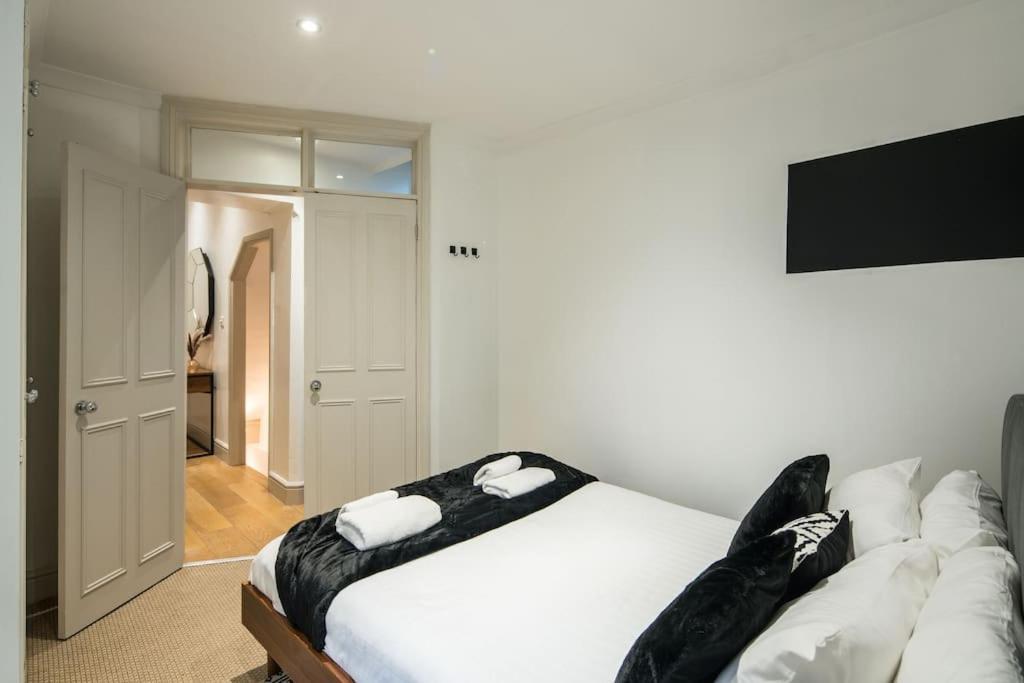 Appartamento Superb Retreat Central Next Tube Londra Esterno foto